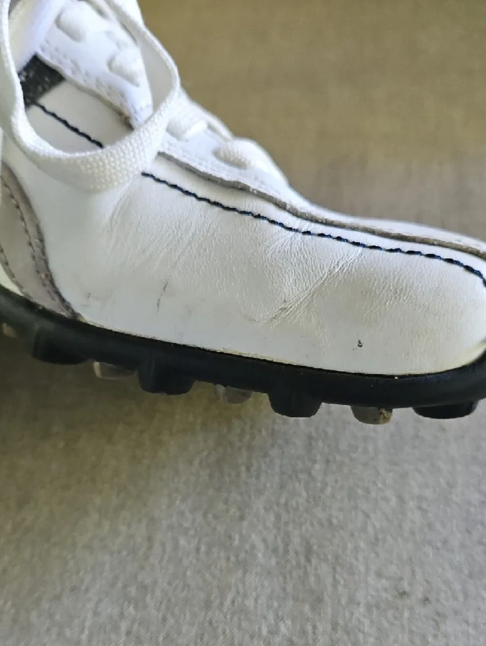Skechers Men’s White Lace-Up Sneakers with Black Accent Stripes 8 1/2